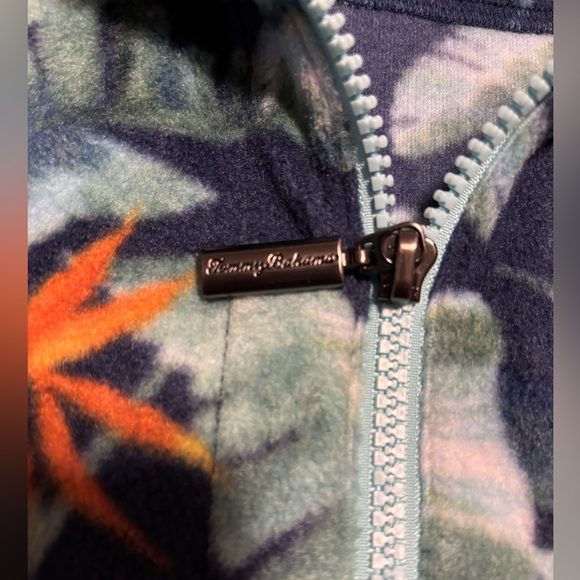 Tommy Bahama, XL, 1/4 zip Fleece - Picture 6 of 14